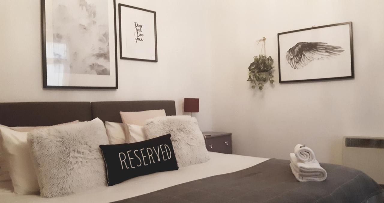 Sleep, Eat, Repeat Bed And Breakfast Macclesfield Eksteriør billede